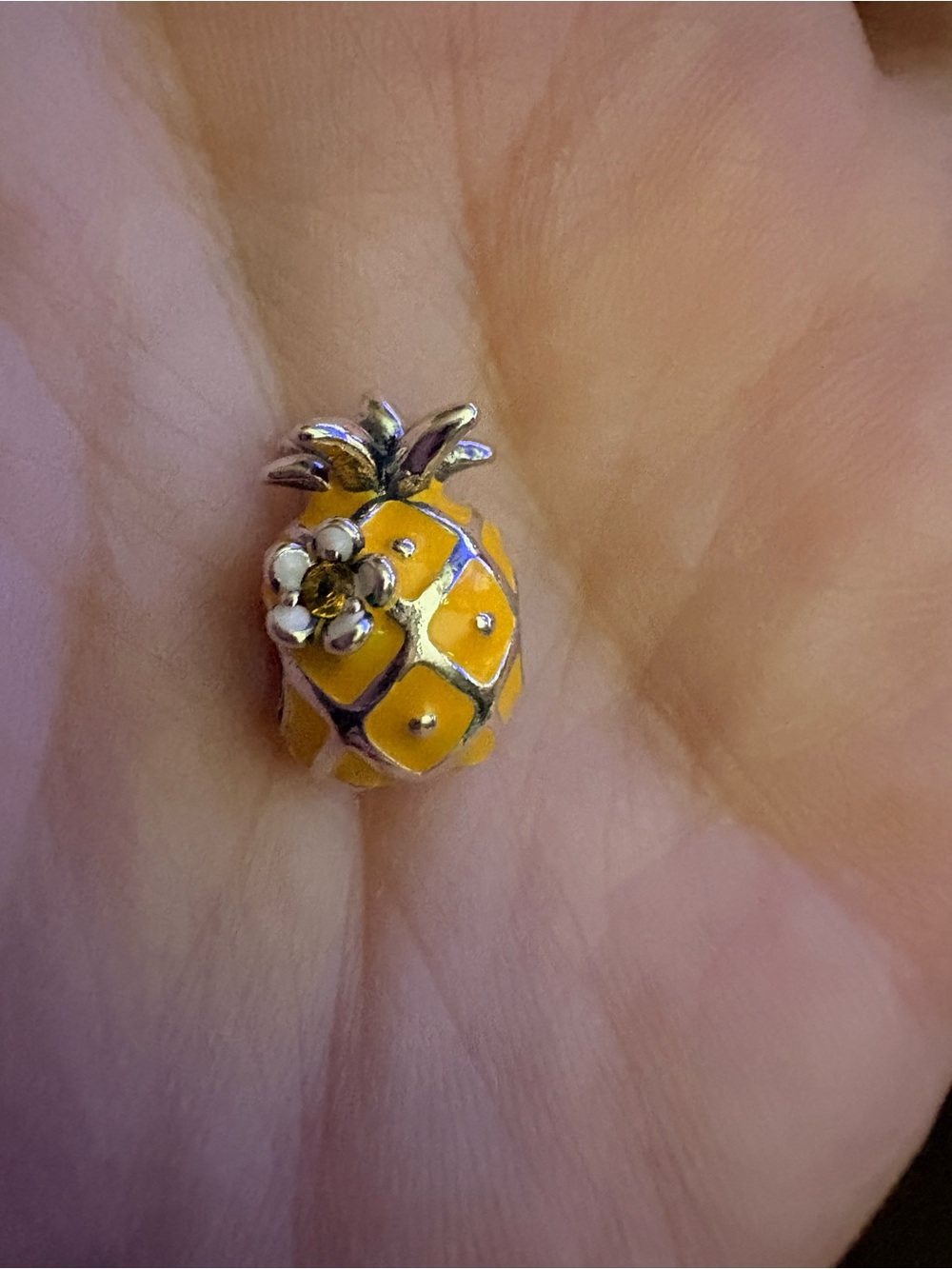 Unbranded pineapple
